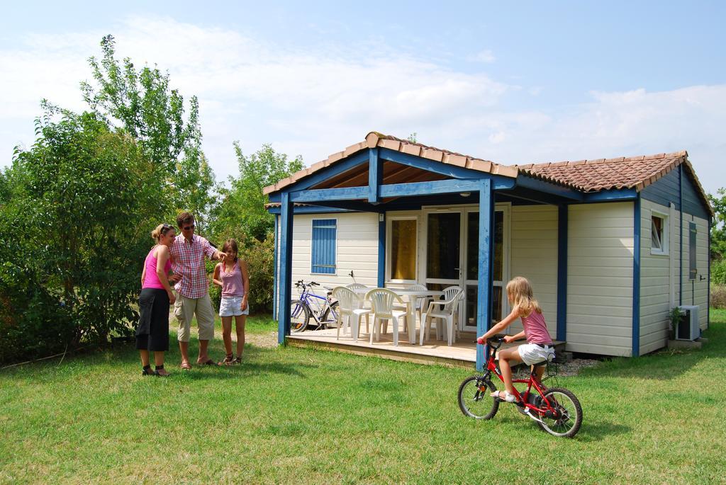 Lagrange Grand Bleu Vacances - Residence Port Lalande Castelmoron-sur-Lot Екстериор снимка