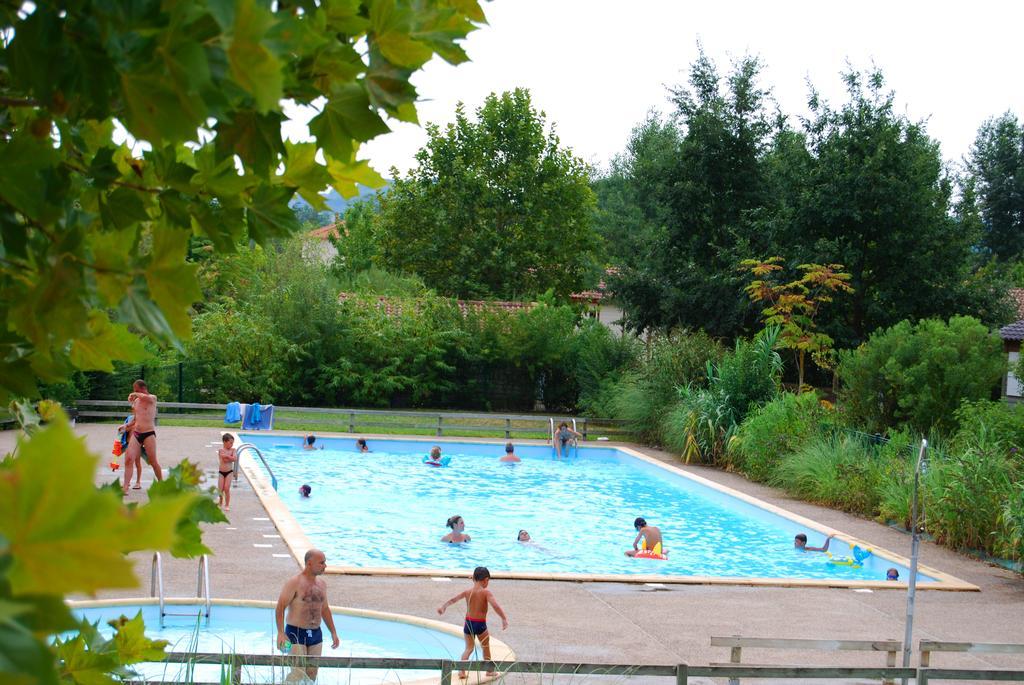 Lagrange Grand Bleu Vacances - Residence Port Lalande Castelmoron-sur-Lot Екстериор снимка