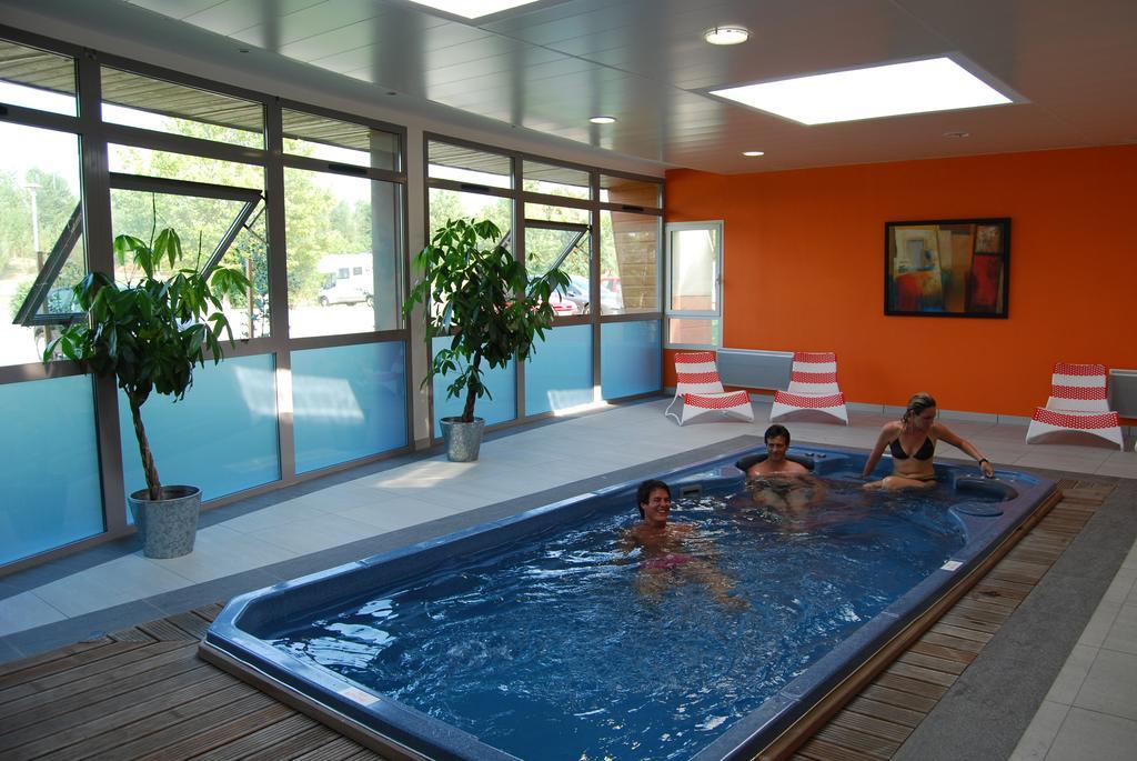 Lagrange Grand Bleu Vacances - Residence Port Lalande Castelmoron-sur-Lot Екстериор снимка
