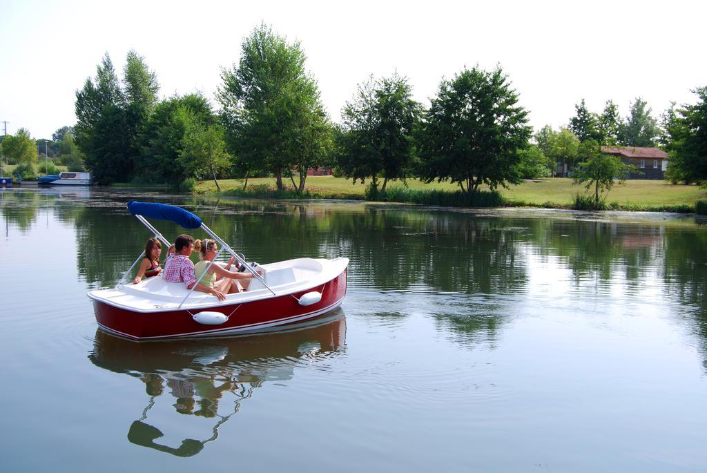Lagrange Grand Bleu Vacances - Residence Port Lalande Castelmoron-sur-Lot Екстериор снимка