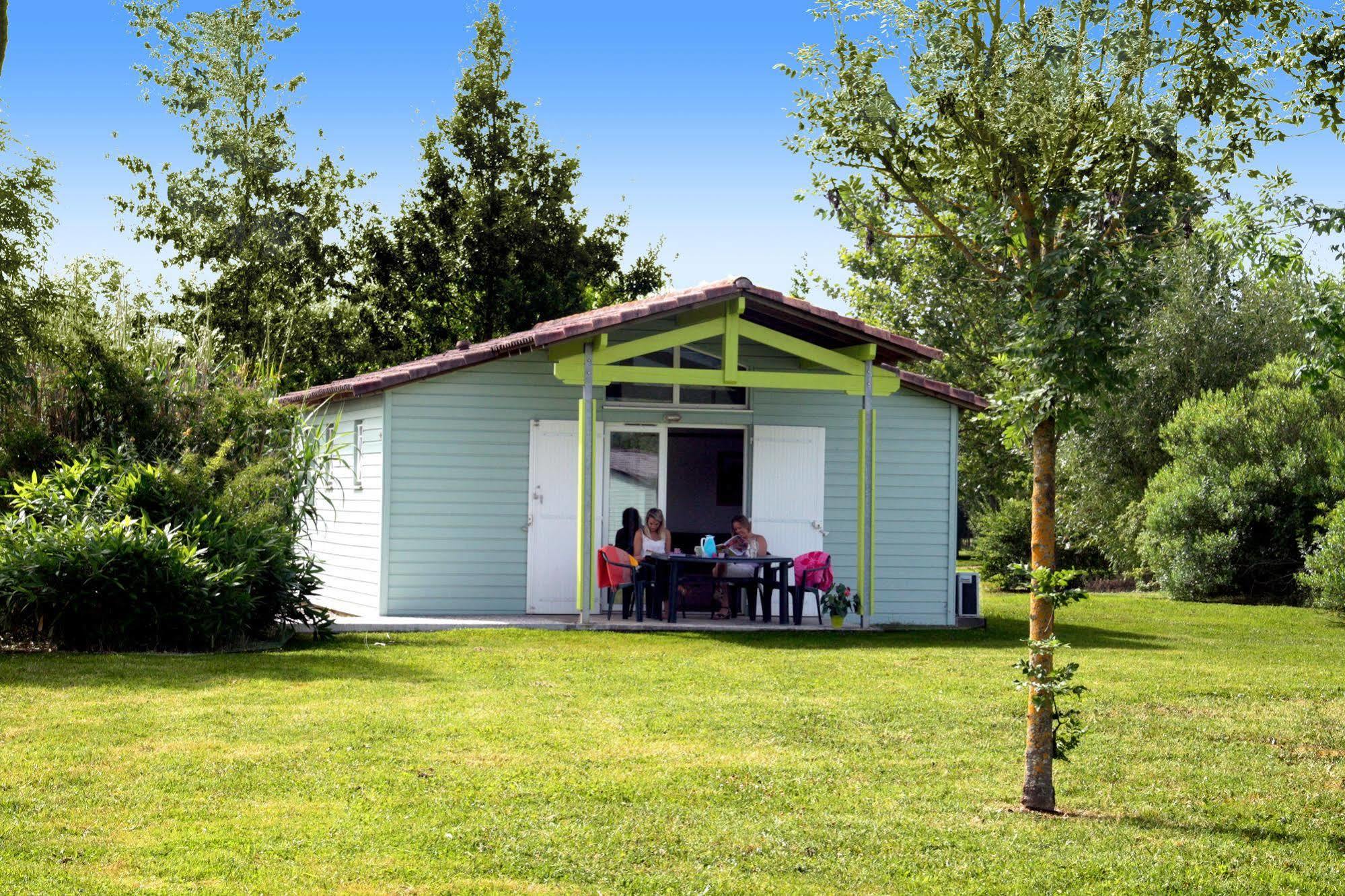 Lagrange Grand Bleu Vacances - Residence Port Lalande Castelmoron-sur-Lot Екстериор снимка