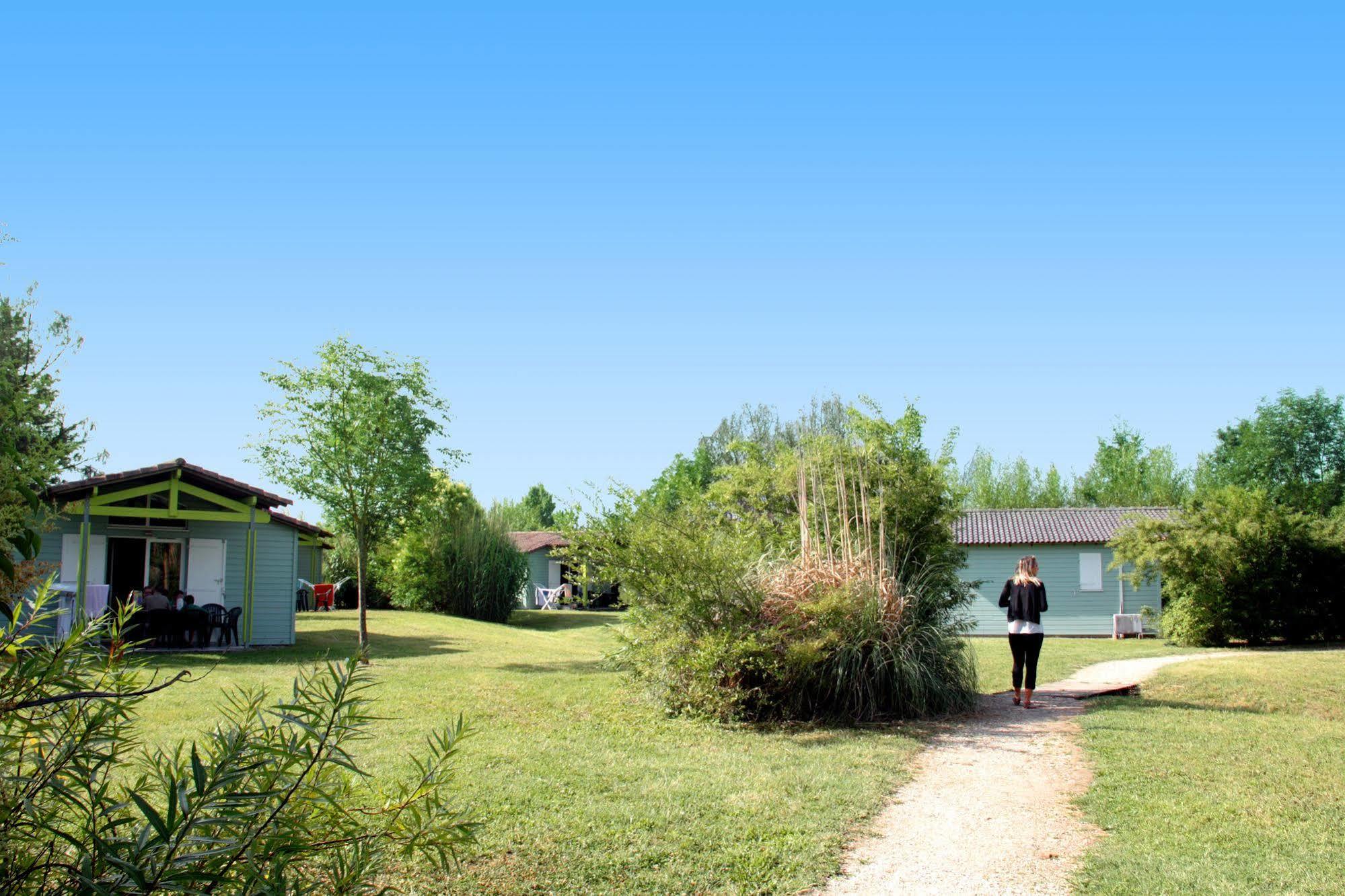 Lagrange Grand Bleu Vacances - Residence Port Lalande Castelmoron-sur-Lot Екстериор снимка